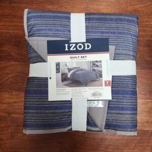 New IZOD Striped Navy and Gray Quilt Set